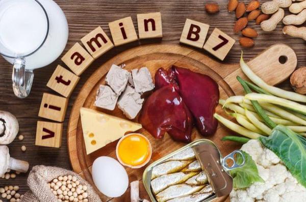 جبن_مكسرات_لحوم_حبوب_بيض_vitamin B7